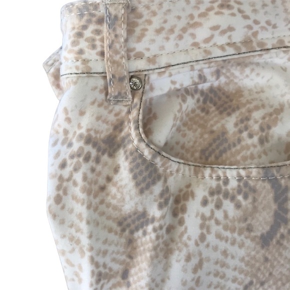 🌺WHBM Python Print Skinny Pants Size 2R🌺 - Picture 4 of 8